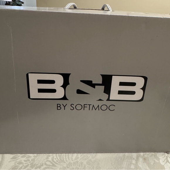 BNWB - Unisex Boots by Softmoc - $85 - Picture 4 of 4